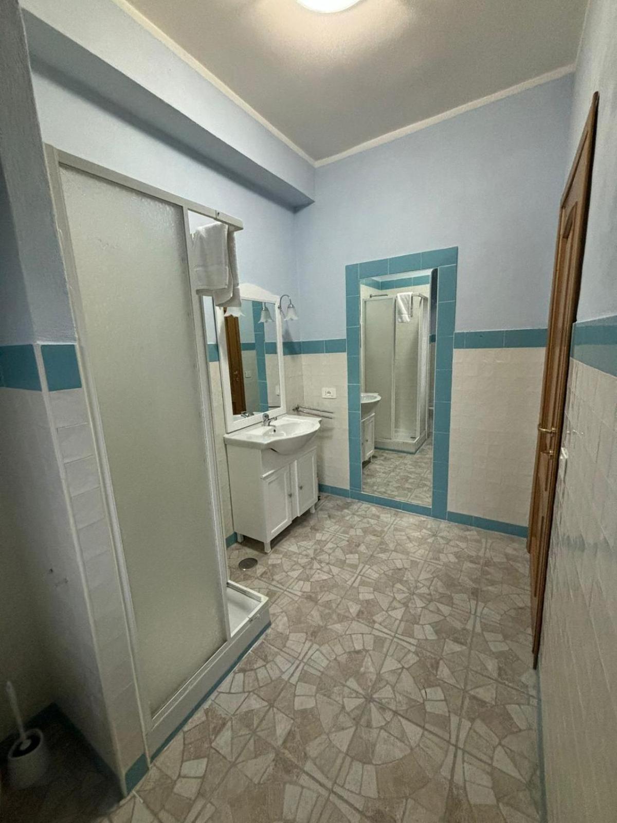 Domus Arco Romano Guest House إيتري المظهر الخارجي الصورة
