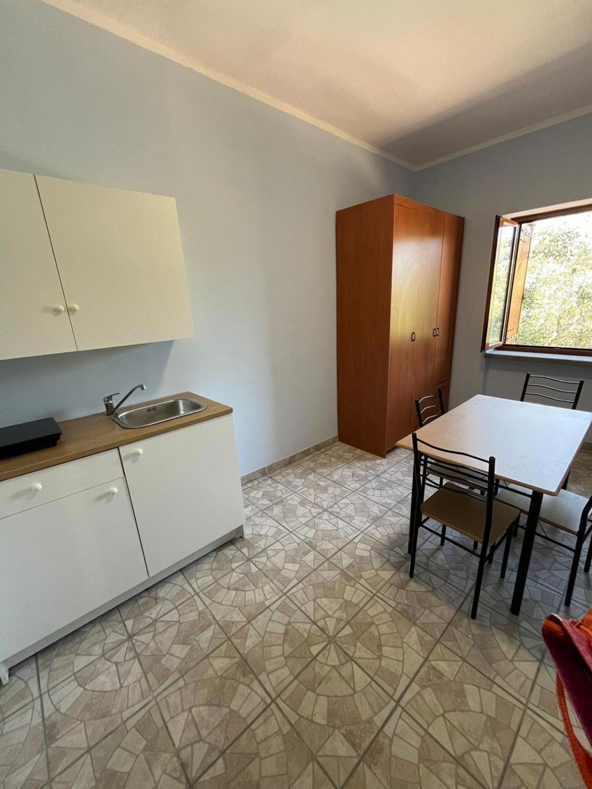 Domus Arco Romano Guest House إيتري المظهر الخارجي الصورة