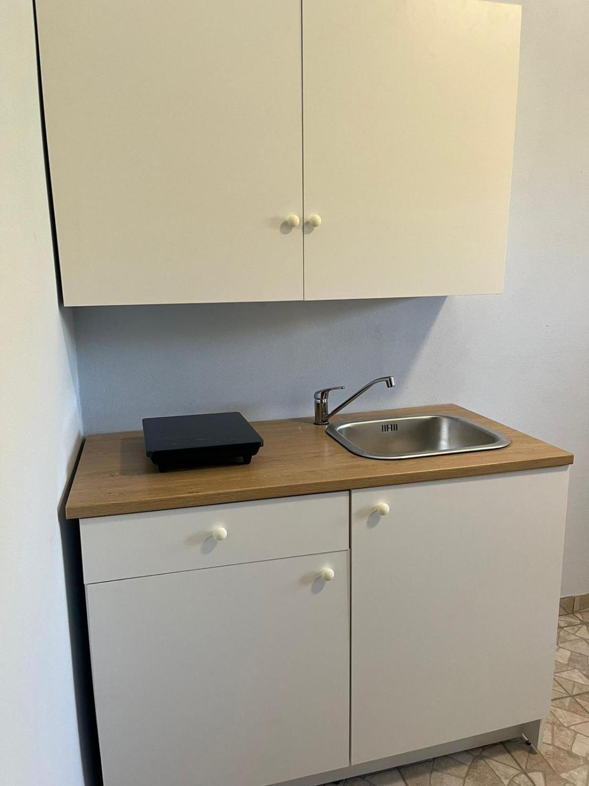 Domus Arco Romano Guest House إيتري المظهر الخارجي الصورة