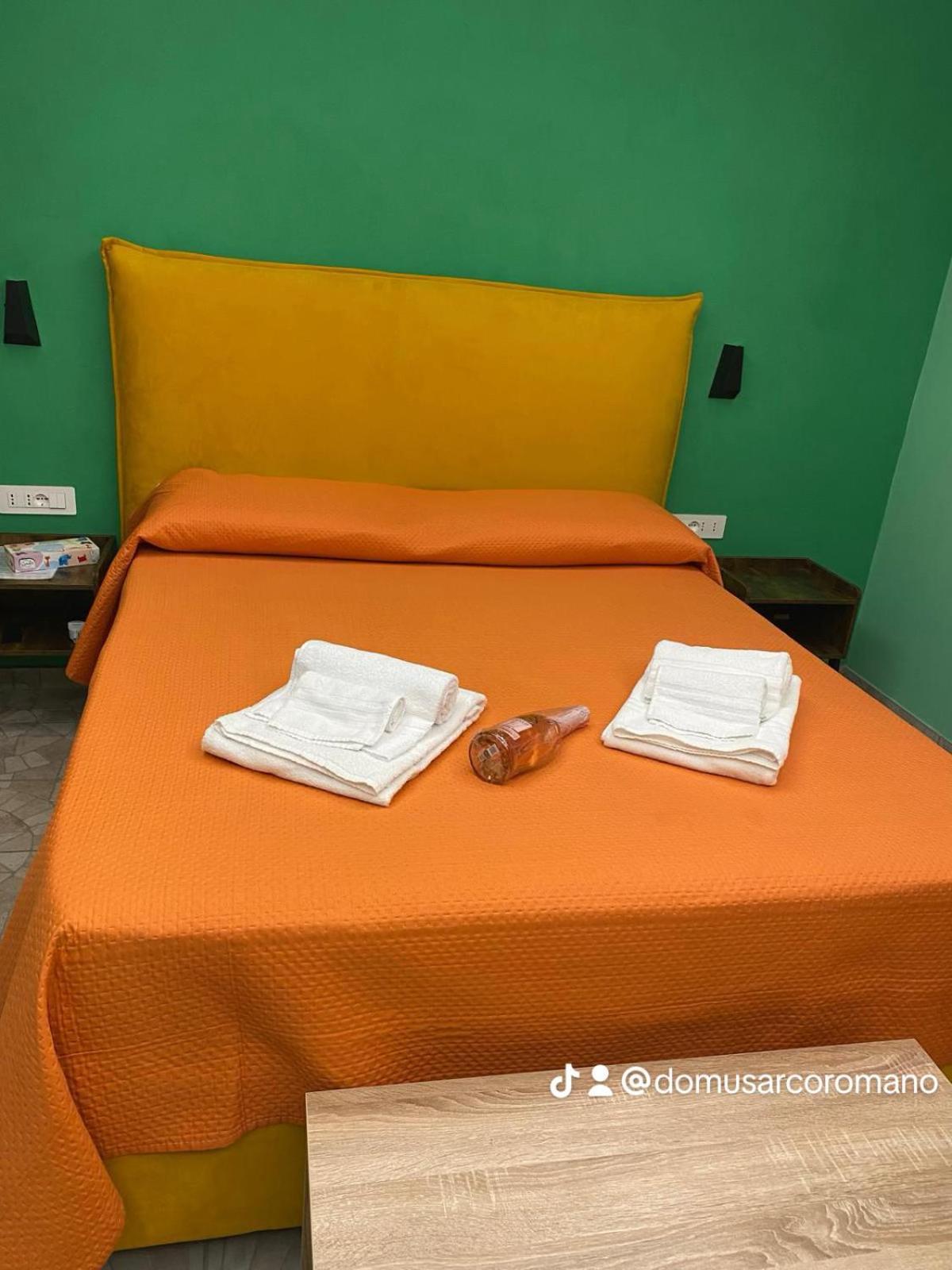 Domus Arco Romano Guest House إيتري المظهر الخارجي الصورة